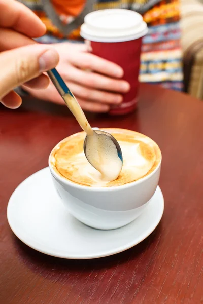 Macro mode image of coffee cup and foam — Stock Photo, Image