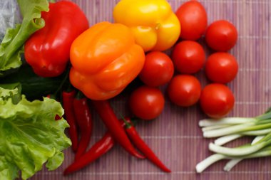 taze domates ve gevrek Mısır kraker