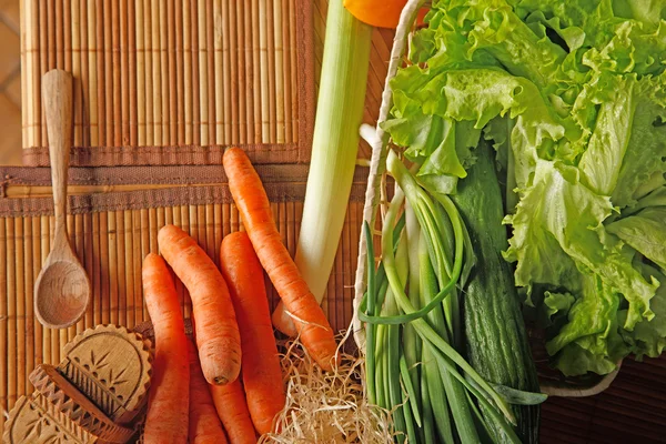 Comida caliente sobre la mesa — Foto de Stock