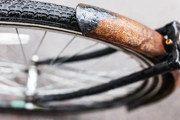 Closeup of a rusted bicycle wheel — Stock Photo, Image