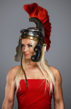 centurion şapkalar içinde bir sarışın reenactress