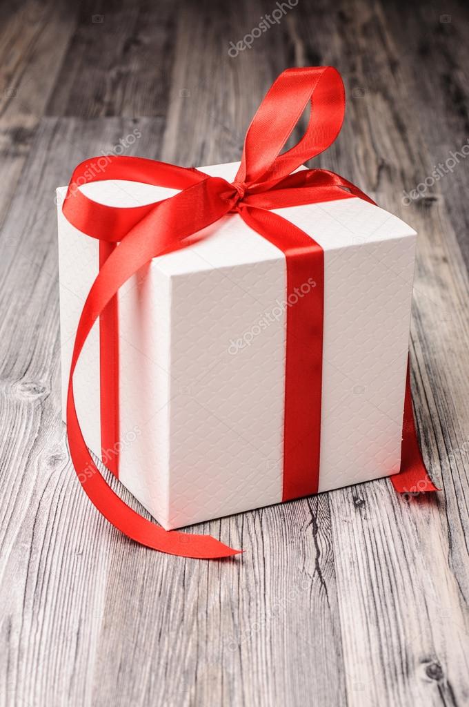 Gift box with ribbon Stock Photo by ©fxquadro 41699943