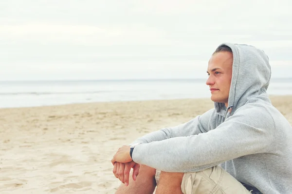 Man on the beach — Stock Photo, Image