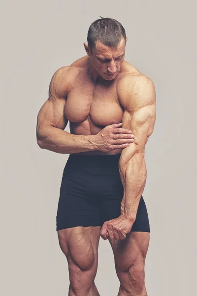Человек-мускул — стоковое фото