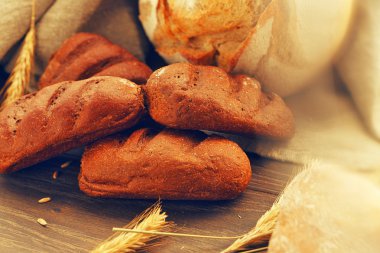 ekmek somunları