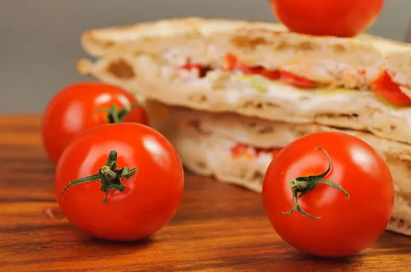 Sandwich mit Tomaten — Stockfoto