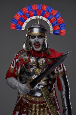 Zırhlı korkunç ölümsüz lejyoner.