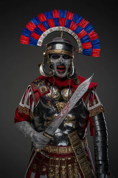 Zırhlı korkunç ölümsüz lejyoner.