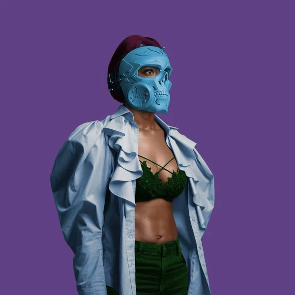 African woman dressed in trendy jacket and blue mask — Foto Stock