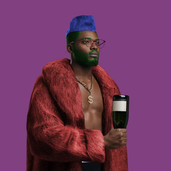 African guy dressed in hipster clothing against colorful background — Fotografia de Stock