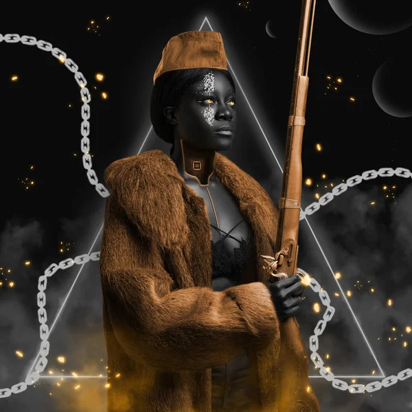African woman dressed in fur coat and holding rifle — Stock Photo, Image