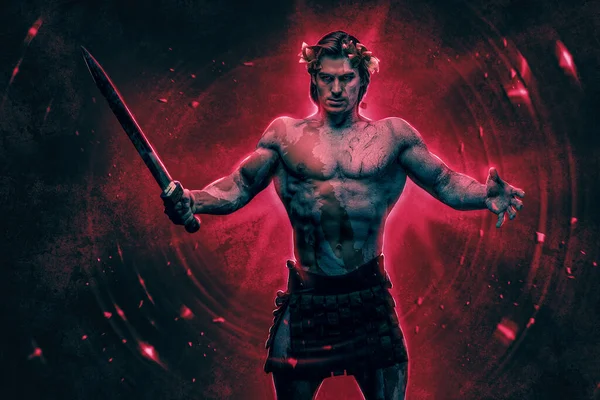 Griechischer Krieger mit Gladius posiert vor rotem abstrakten Hintergrund — Stockfoto