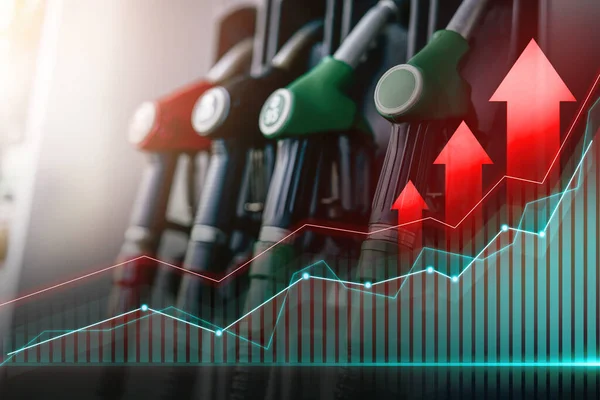 Nárůst cen v palivovém průmyslu. Řada pistolí na čerpací stanici — Stock fotografie