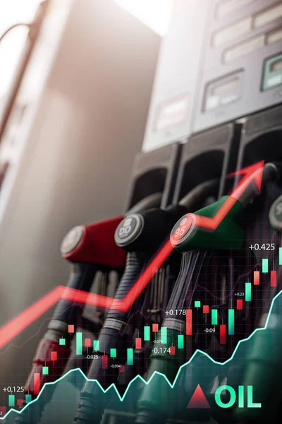 Benzin istasyonunda grafikler ve oklu pompalı tüfek atışı