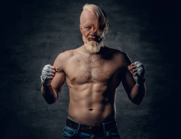Photo Topless Senior Boxer Stylish Hairstyle Muscular Build Dark Background — Stock Photo, Image