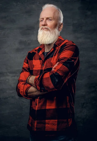 Portret Van Senior Man Met Stijlvolle Kapsel Gekleed Casual Kleding — Stockfoto