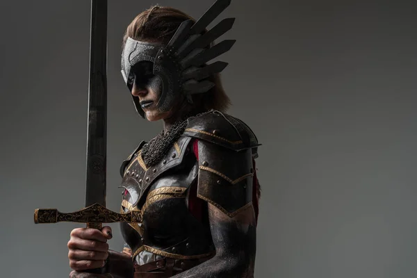 Shot Dramatic Female Warrior Sword Dressed Steel Armor Posing Agianst — Stockfoto