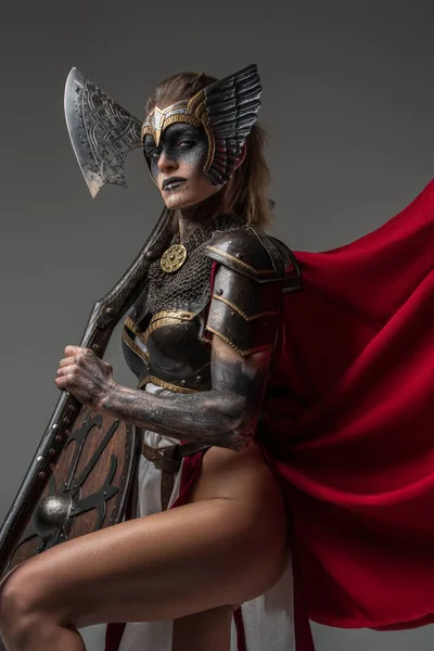 Shot Attractive Female Warrior Holding Rounded Shield Huge Axe — Zdjęcie stockowe