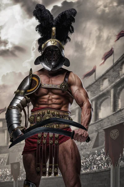 Retrato Gladiador Intrépido Con Construcción Muscular Sosteniendo Dos Espadas Arena — Foto de Stock