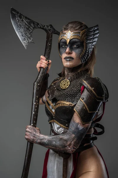 Shot Ancient Valkyrie Brown Hairs Dressed Protective Headwear Armor Holding — Zdjęcie stockowe