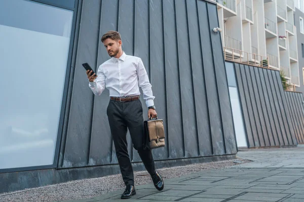 Portrait Male Businessperson Dressed Formal Clothes Using Phone Outdoors City —  Fotos de Stock