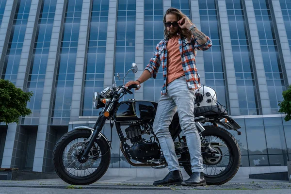 Shot Stylish Guy Sunglasses Driving Motorbike City Street — Stock Photo, Image