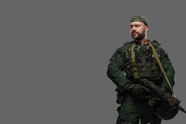 Schuss Auf Einen Soldaten Der Russischen Streitkräfte Uniform Und Sturmhaube — Stockfoto