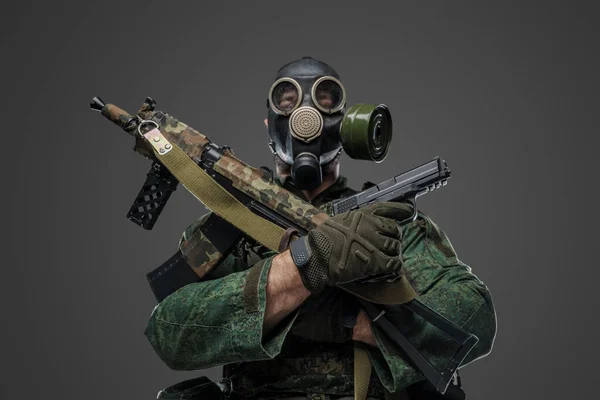 Shot Russian Armed Forces Soldier Dressed Uniform Gas Mask — Stock Photo, Image