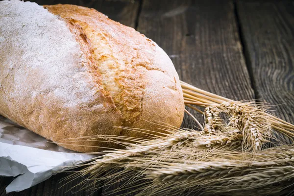 Fresh white bread — Stock Photo, Image