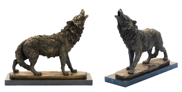 Bronze antique figurine of the howling wolf. — Stock Photo, Image