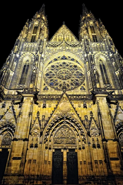 Prague. St. Vitus cathedral in darkness. — Stock Photo, Image