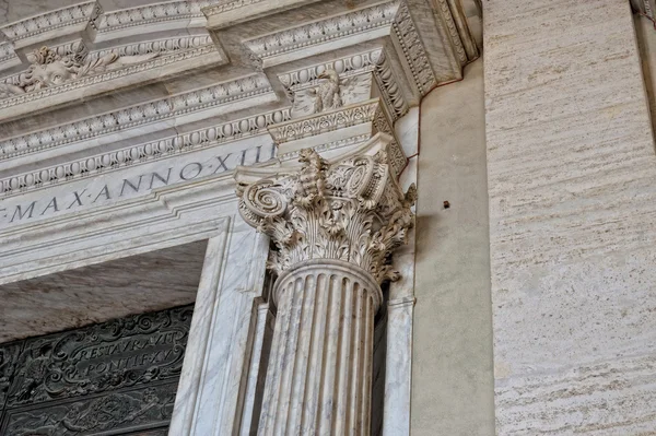 Telhado de São Pedro, Igreja. Museu do Vaticano . — Fotografia de Stock