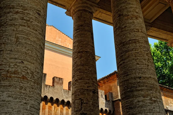 Vatican in Italy. St. Peter's cathedral. — Stock Photo, Image