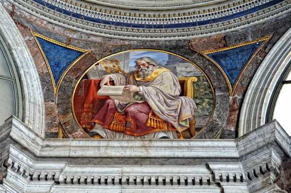 Inside of Vatican museum. — Stock Photo, Image