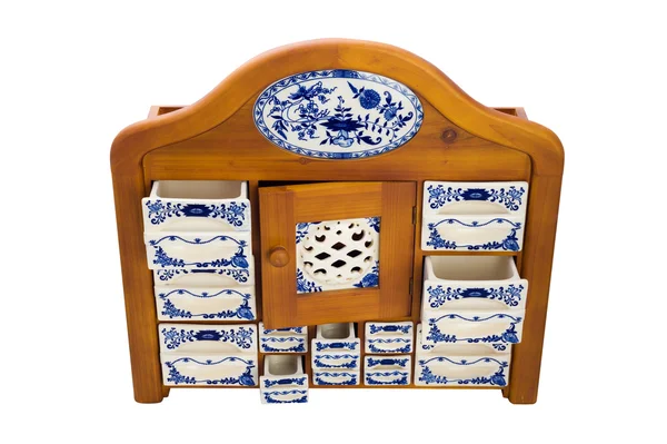 Starožitné dřevěné kuchyňské skříně s boxy porcelánové kořenky — Stock fotografie