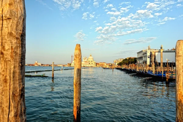 Cityscape of Venice. wharf — Stock Photo, Image