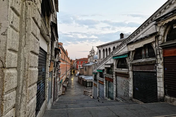 Ponte de rialto in Venetië. — Stockfoto