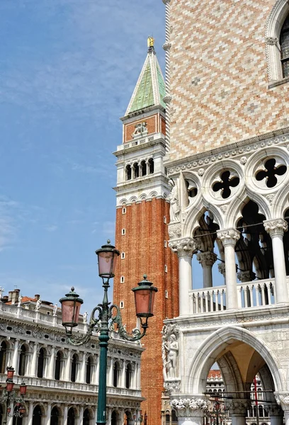 Yard of the Doge's Palace. — Stock Photo, Image