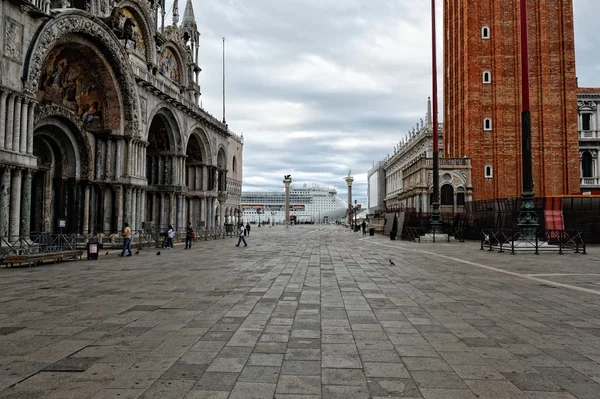 View of St. Mark's, square in Venice. — Stock Photo, Image