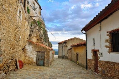 Sokaklar küçük eski kasaba Ares İspanya.