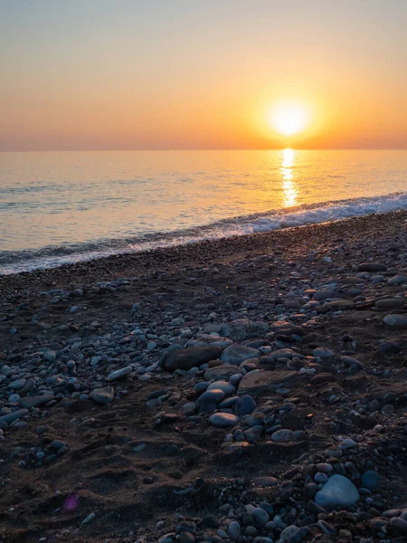 Rosa solnedgång i havet, mild romantisk naturlig bakgrund. — Stockfoto