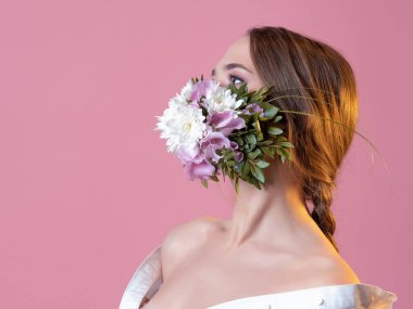 Mesafenizi koruyun ve ilkbaharda koruma kullanın.,