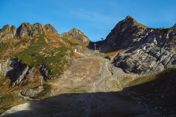 Belo panorama de montanhas, liberdade e beleza da natureza. — Fotografia de Stock