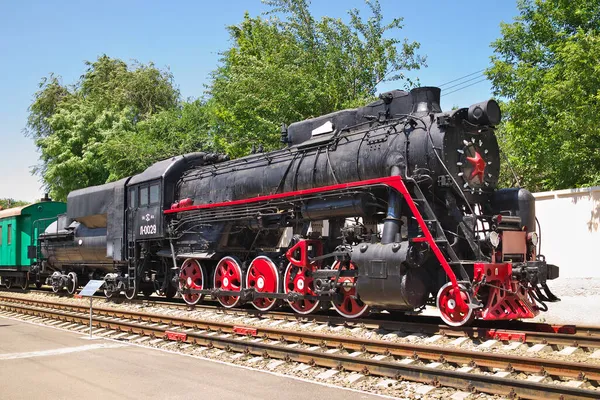 ロシアのロストフ 2021年7月13日 鉄道輸送博物館でL 0029シリーズの古い蒸気機関車 L形蒸気機関車は1946年 1955年に生産された — ストック写真