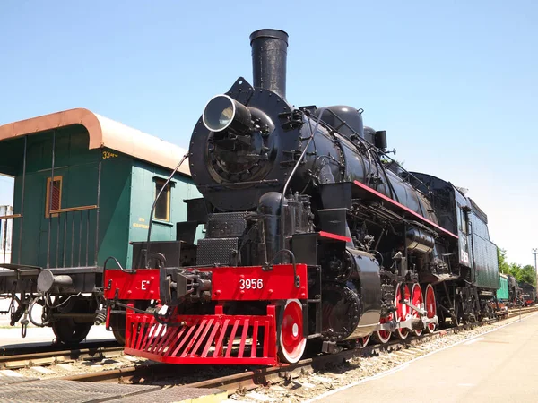 ロシアのロストフ 2021年7月13日 鉄道輸送博物館のEm 3956シリーズの古い蒸気機関車 この機関車は1945年に生産された — ストック写真