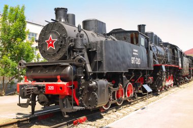 Rostov-on-Don, Rusya - 13 Temmuz 2021. Demiryolu Taşımacılık Müzesi 'ndeki eski buhar tankı lokomotifi 9P. 1935 'ten 1957' ye kadar Sovyetler Birliği 'nde üretildi..