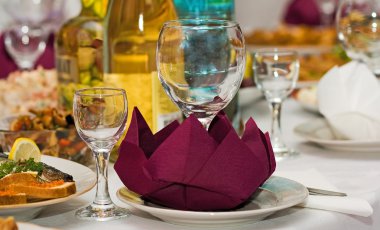 Tablo catering hizmeti ile gümüş ayarla