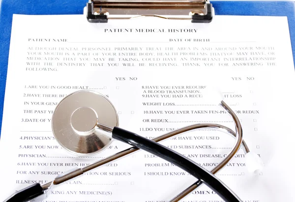 Remplir le questionnaire sur les antécédents médicaux — Photo