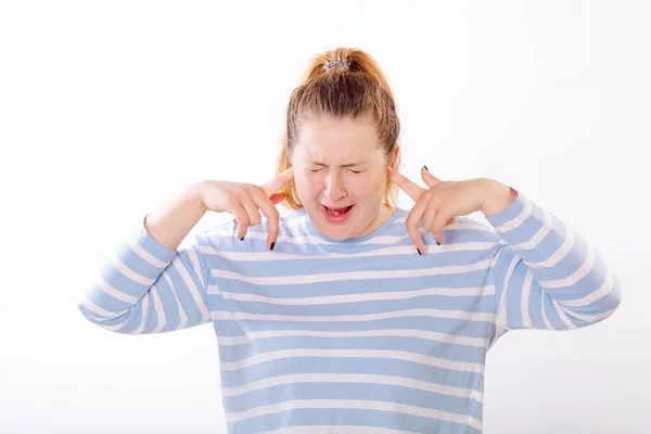 Jonge Aziatische Vrouw Pluggen Oren Doen Alsof Niet Horen Wat — Stockfoto