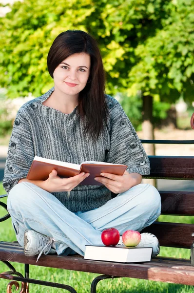 Kvinnlig student — Stockfoto